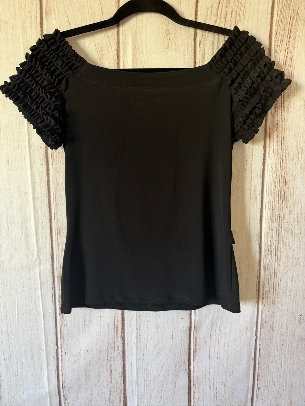 Frank Lyman Design Black Ruffle Sleeve Buckle Waist Top Size 6 - Picture 5 of 5